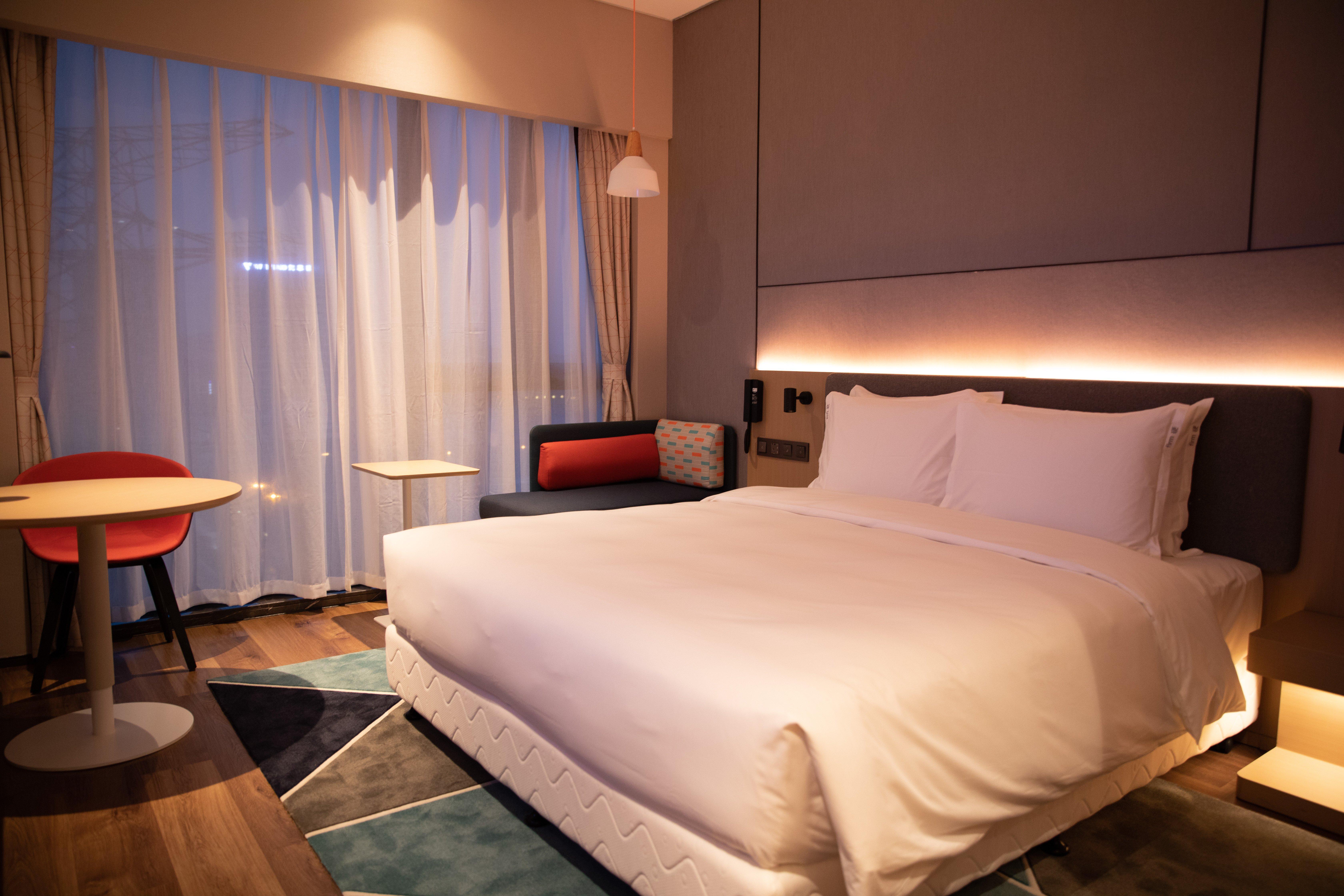 Holiday Inn Express Shenzhen Longhua By Ihg Bagian luar foto