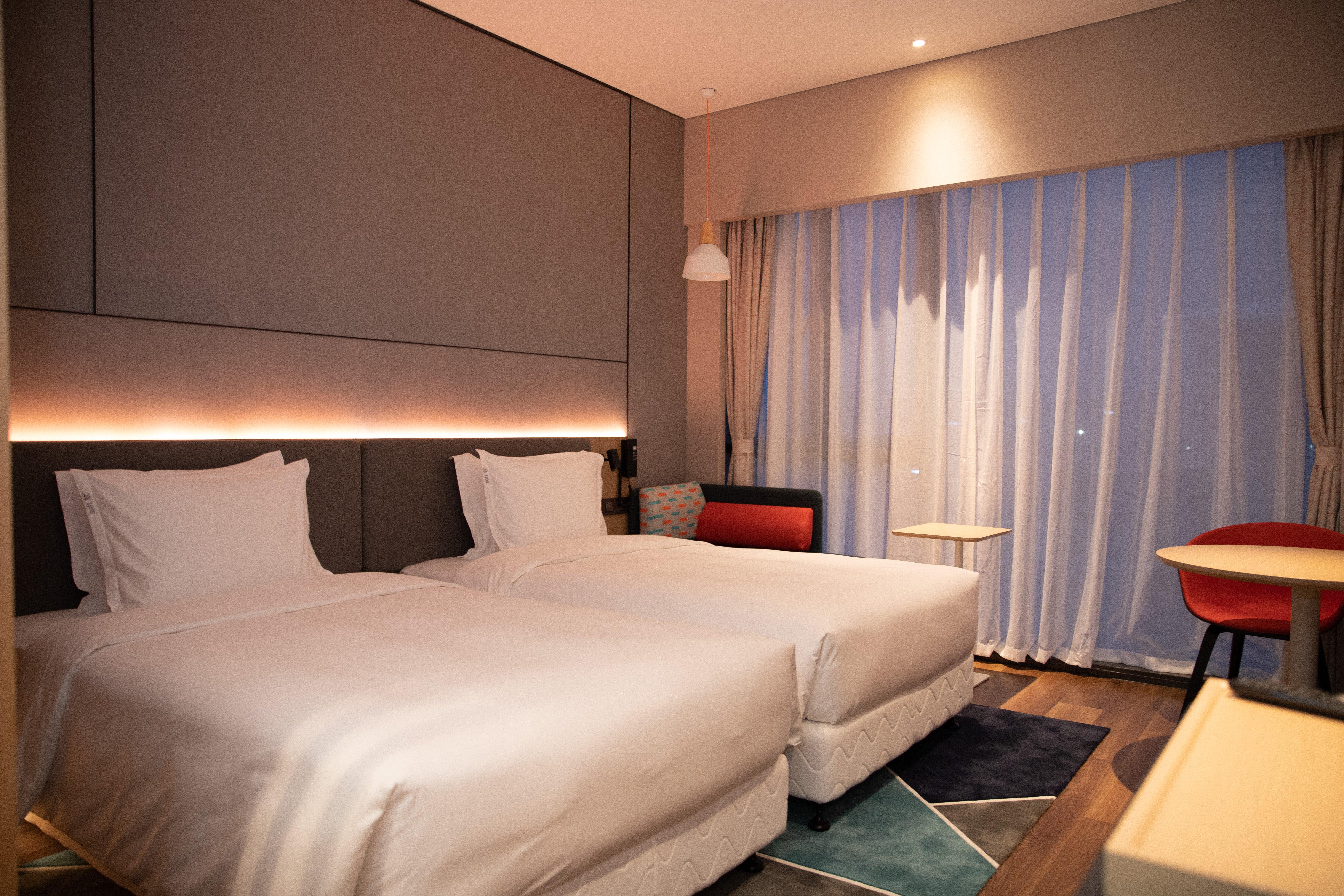 Holiday Inn Express Shenzhen Longhua By Ihg Bagian luar foto