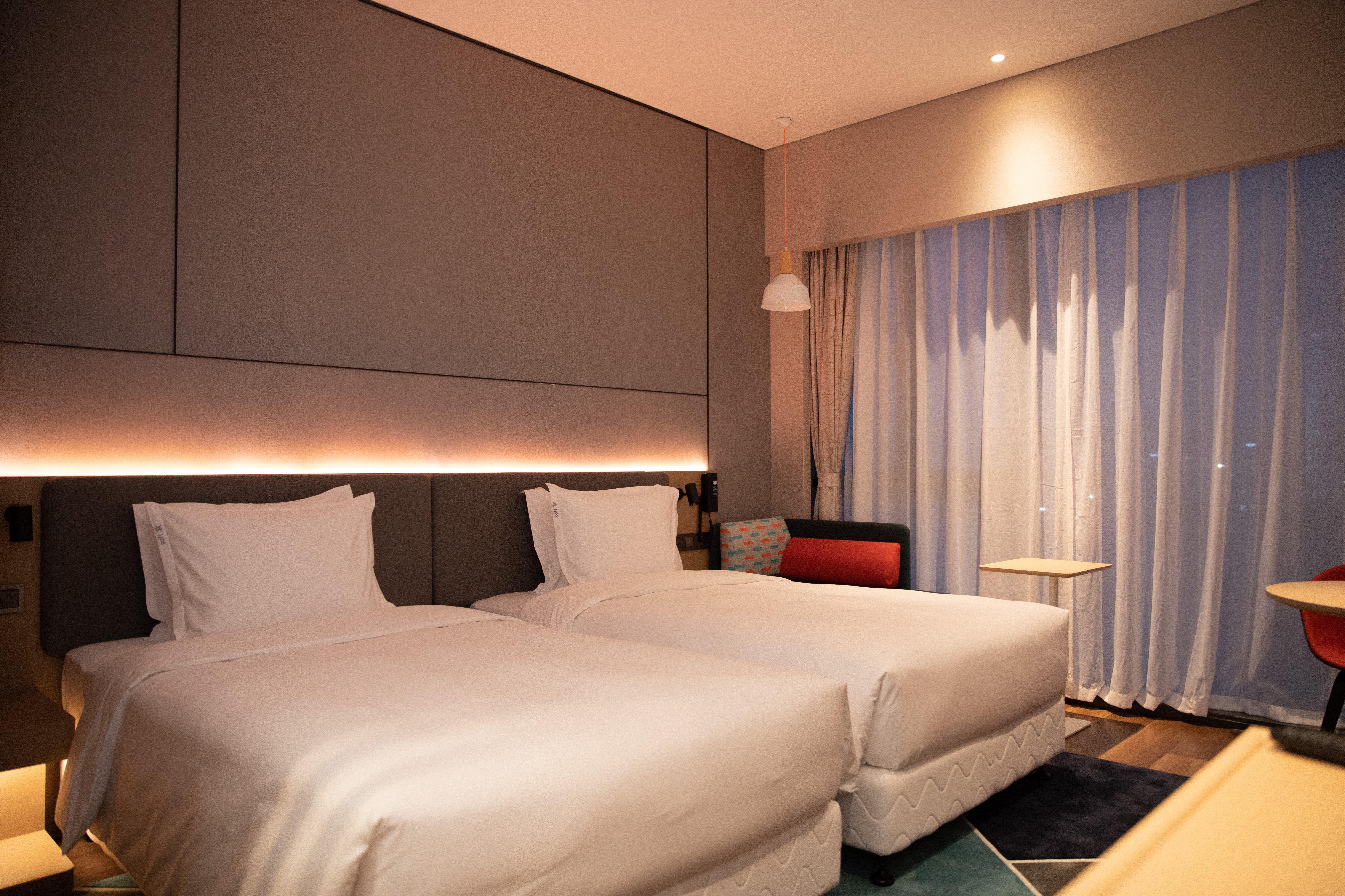 Holiday Inn Express Shenzhen Longhua By Ihg Bagian luar foto
