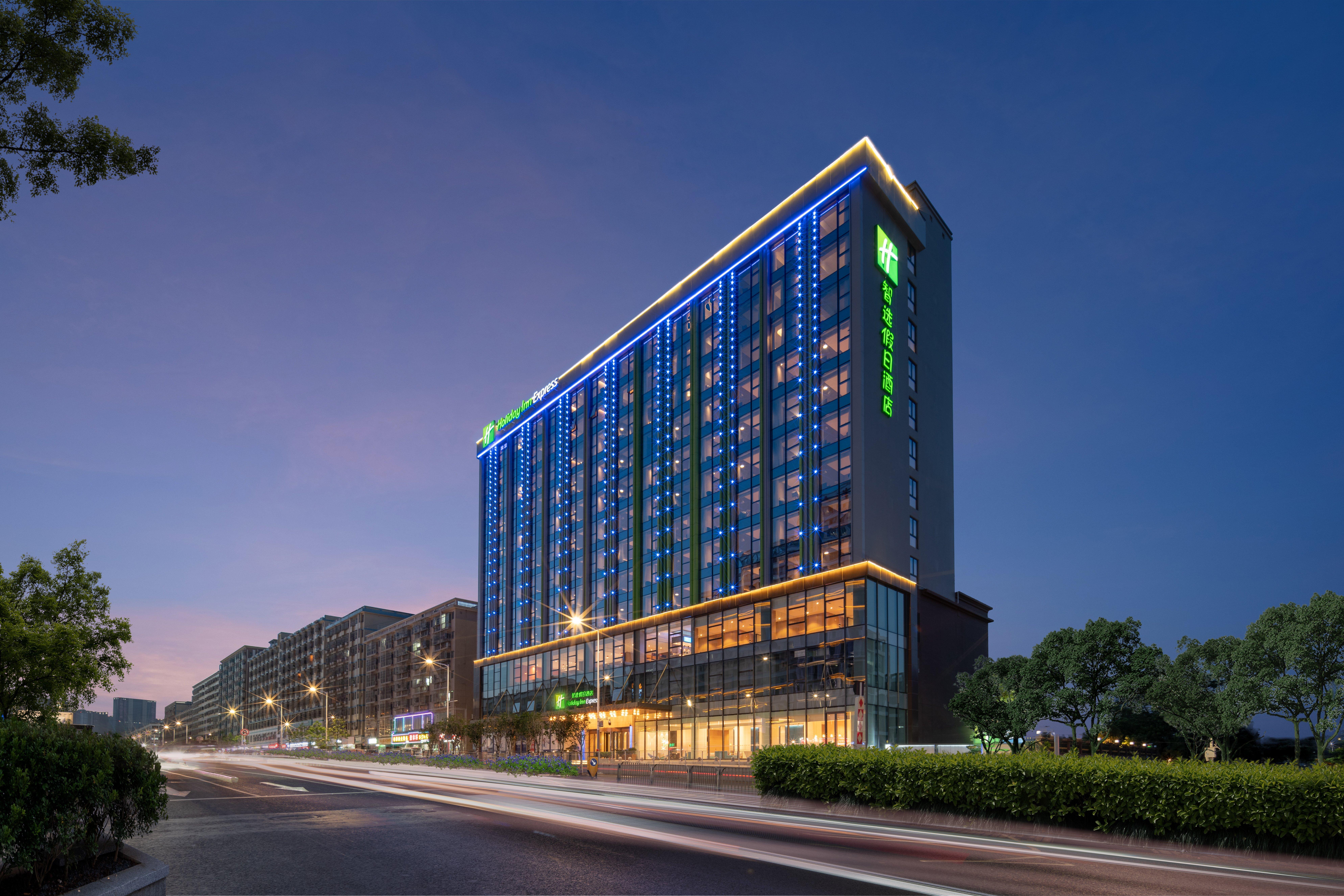Holiday Inn Express Shenzhen Longhua By Ihg Bagian luar foto