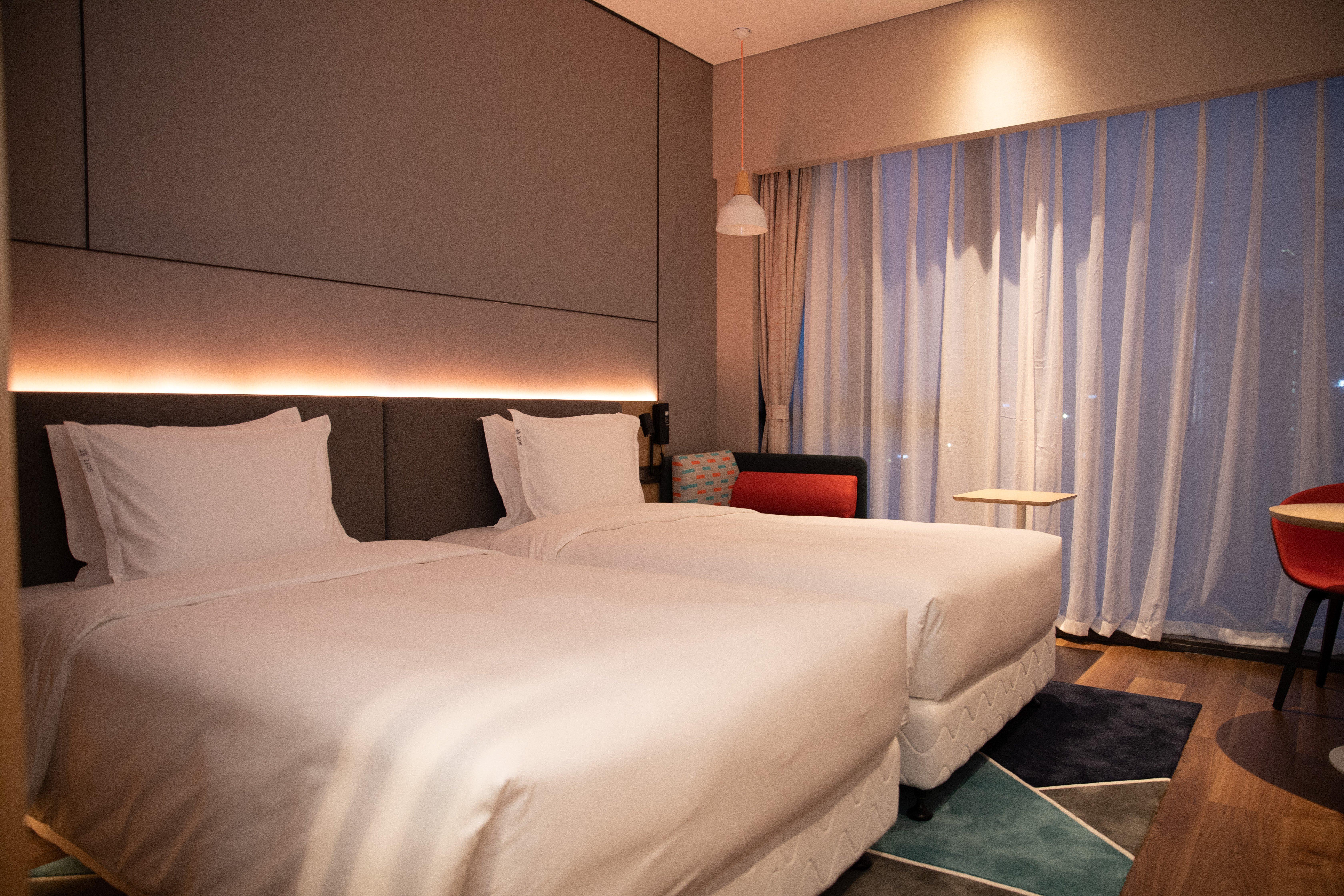 Holiday Inn Express Shenzhen Longhua By Ihg Bagian luar foto